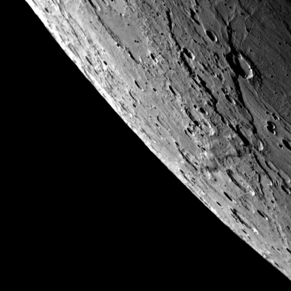 Primele fotografii cu planeta Mercur. GALERIE FOTO - Imaginea 2