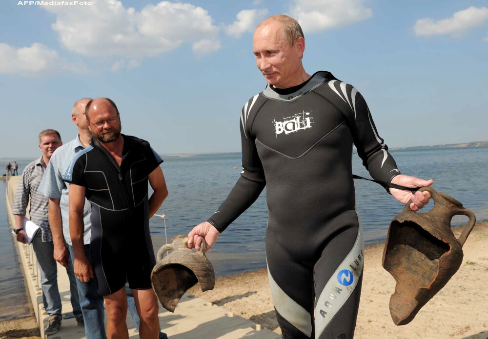 Sky News: Mii de functionari publici din Rusia vor primi bani sa-l voteze de mai multe ori pe Putin - Imaginea 2