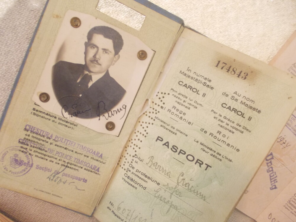 Vezi cum erau pasapoartele acum 100 de ani. Pe documente apare semnatura regelui Carol si Mihai I - Imaginea 8