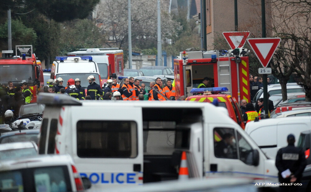 Criminalul din Toulouse, ucis cu un glont in cap dupa 32 de ore de asediu. Cele 3 atacuri, filmate - Imaginea 6