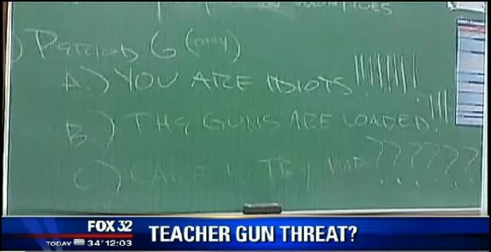 O profesoara din SUA este anchetata de politie, dupa un mesaj scris pe tabla. FOTO - Imaginea 2