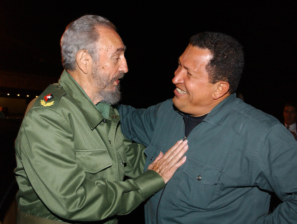 Povestea lui Hugo Chavez in 10 imagini: crescut in saracie alaturi de 6 frati, a ajuns erou national - Imaginea 10