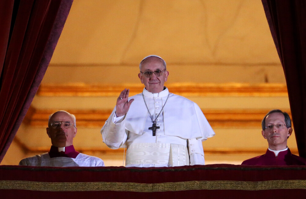 Jorge Bergoglio e Papa Francisc. Povestea cardinalulului remarcat prin modestie si conservatorism - Imaginea 4