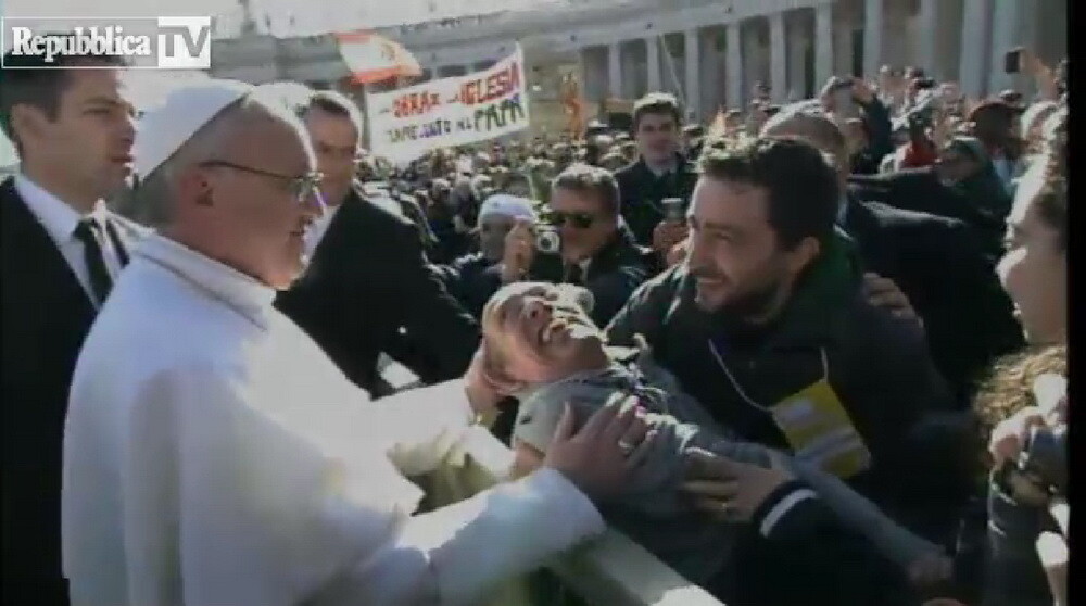 Schimbarea la fata a Vaticanului. Noutatile si controversele aduse de Papa Francisc in doar 3 luni - Imaginea 5