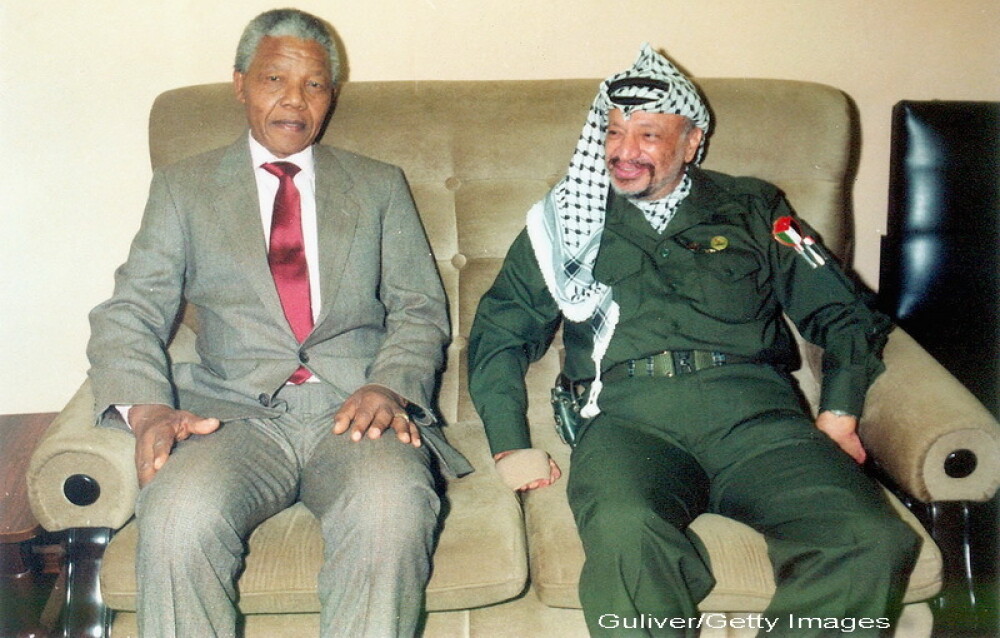 MANDELA DAY: Eroul anti-apartheid implineste azi 95 de ani. Viata sa in imagini - Imaginea 2