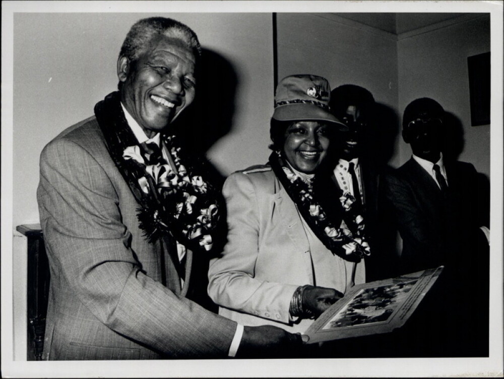 MANDELA DAY: Eroul anti-apartheid implineste azi 95 de ani. Viata sa in imagini - Imaginea 8