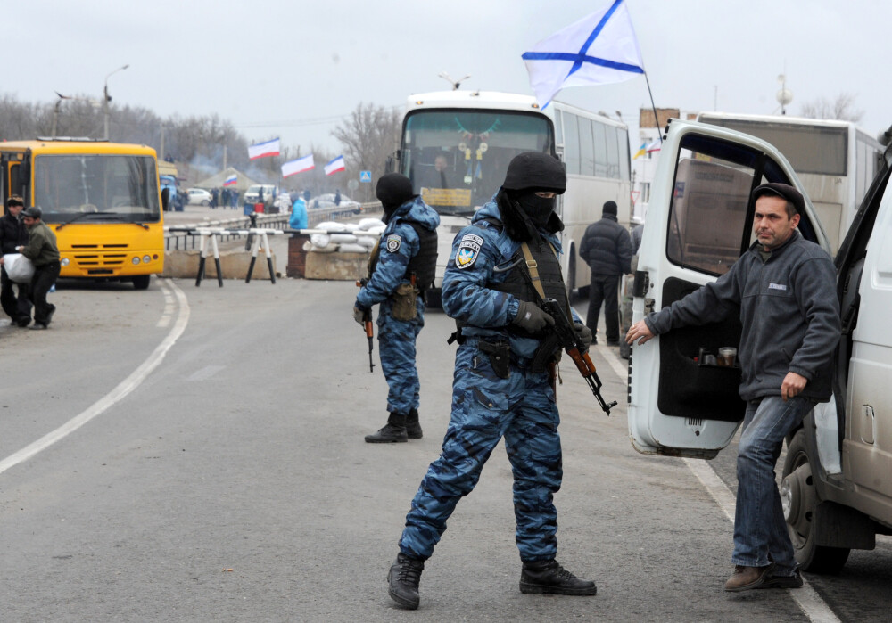 CRIZA din Crimeea: Putin nu a luat inca decizia unei interventii militare in Ucraina. Armata de la Kiev, in stare de alerta - Imaginea 4