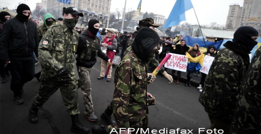 CRIZA din Crimeea: Putin nu a luat inca decizia unei interventii militare in Ucraina. Armata de la Kiev, in stare de alerta - Imaginea 10