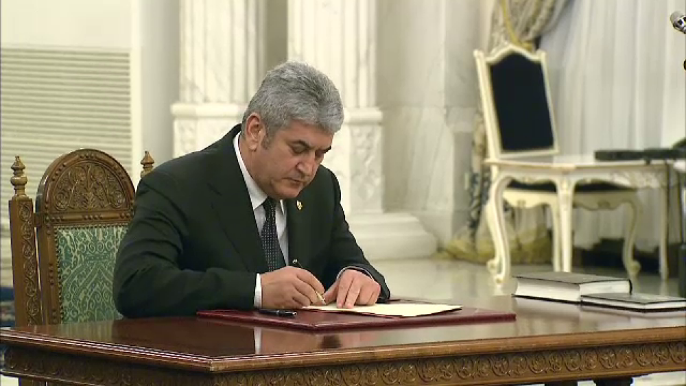 Cabinetul Ponta III a depus juramantul la Palatul Cotroceni. Basescu: 