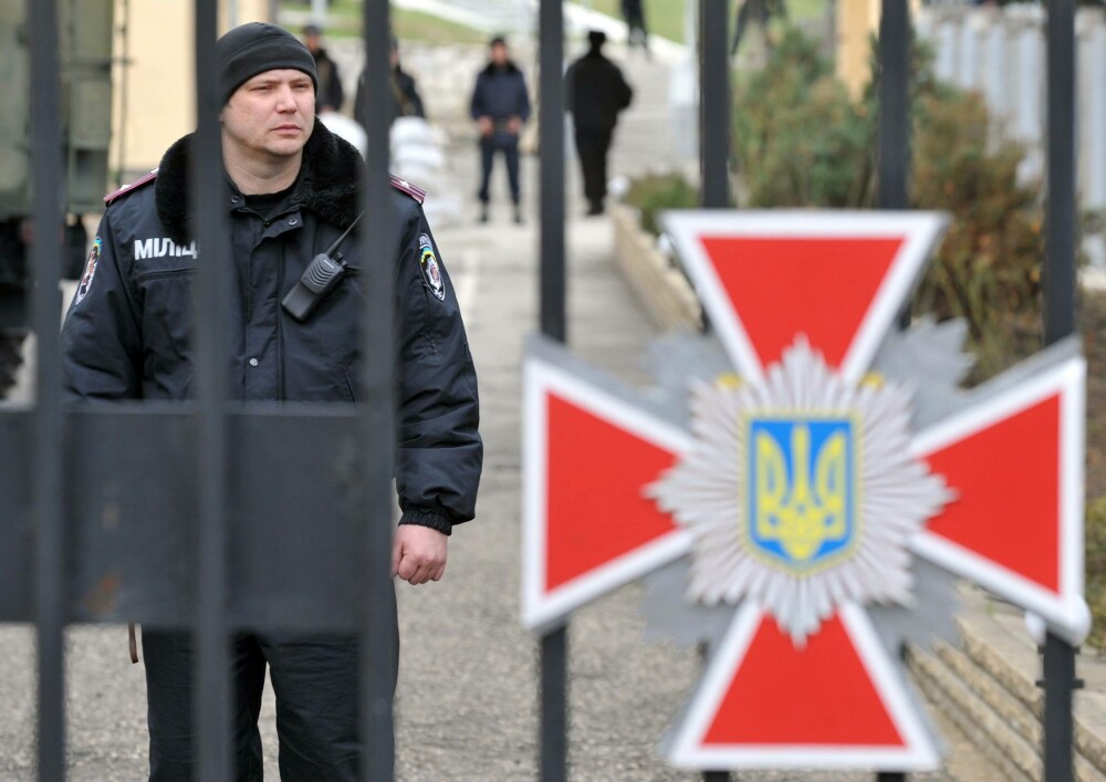 Criza din Ucraina. UE a pregatit primele sanctiuni pentru Rusia. Kievul cere urmarirea internationala a lui Ianukovici - Imaginea 6