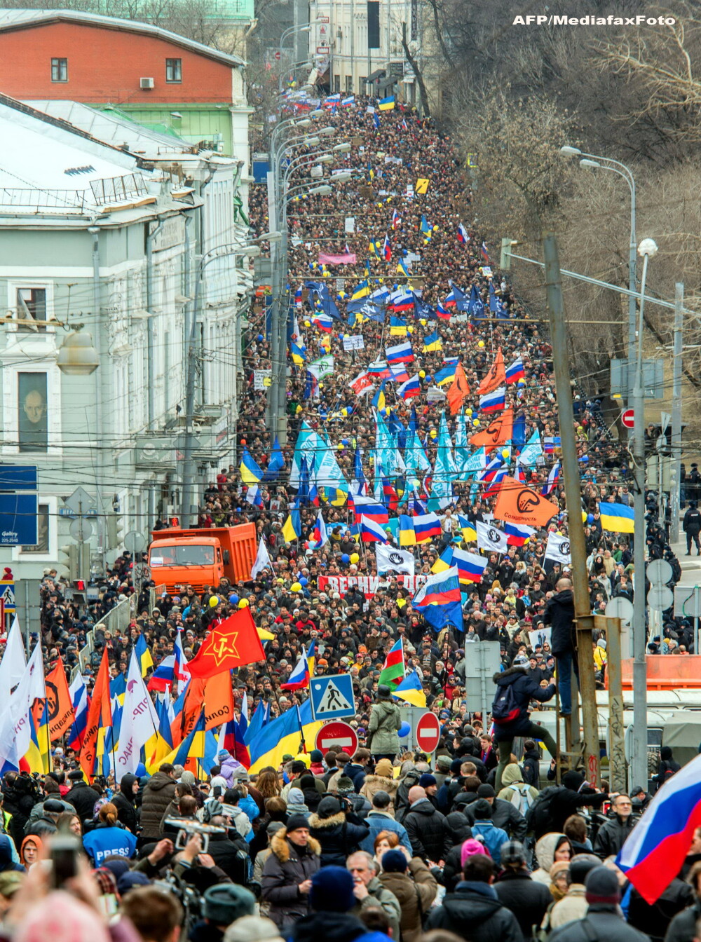 96,6% dintre locuitorii Crimeei au votat pentru alipirea la Rusia. 