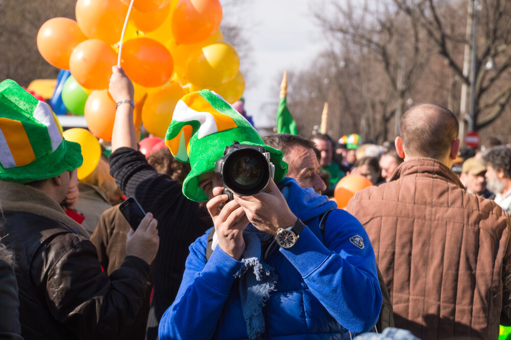 GALERIE FOTO. Irlandezii au oferit un spectacol de muzica si culori pe strazile din Capitala la parada de St Patrick's Day - Imaginea 17