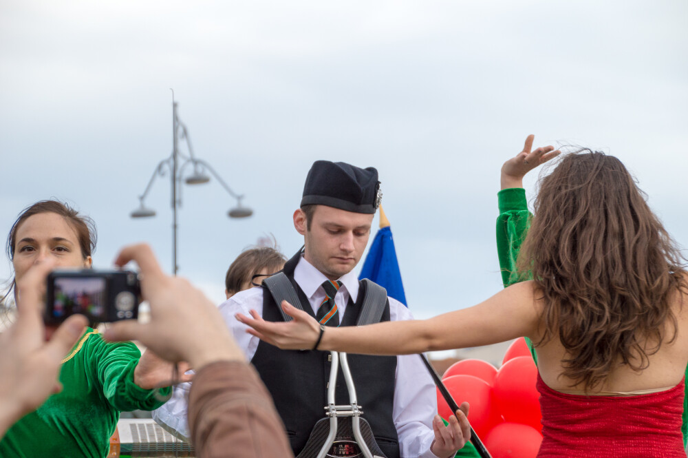 GALERIE FOTO. Irlandezii au oferit un spectacol de muzica si culori pe strazile din Capitala la parada de St Patrick's Day - Imaginea 4