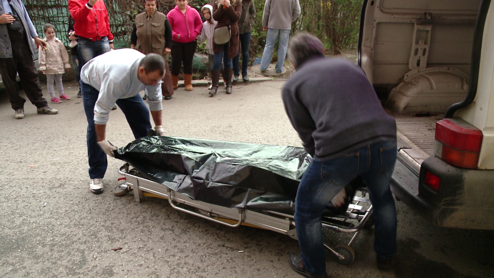 Scene infioratoare intr-un bloc din Timisoara. Un barbat a fost descoperit mort in putul unui lift - Imaginea 6