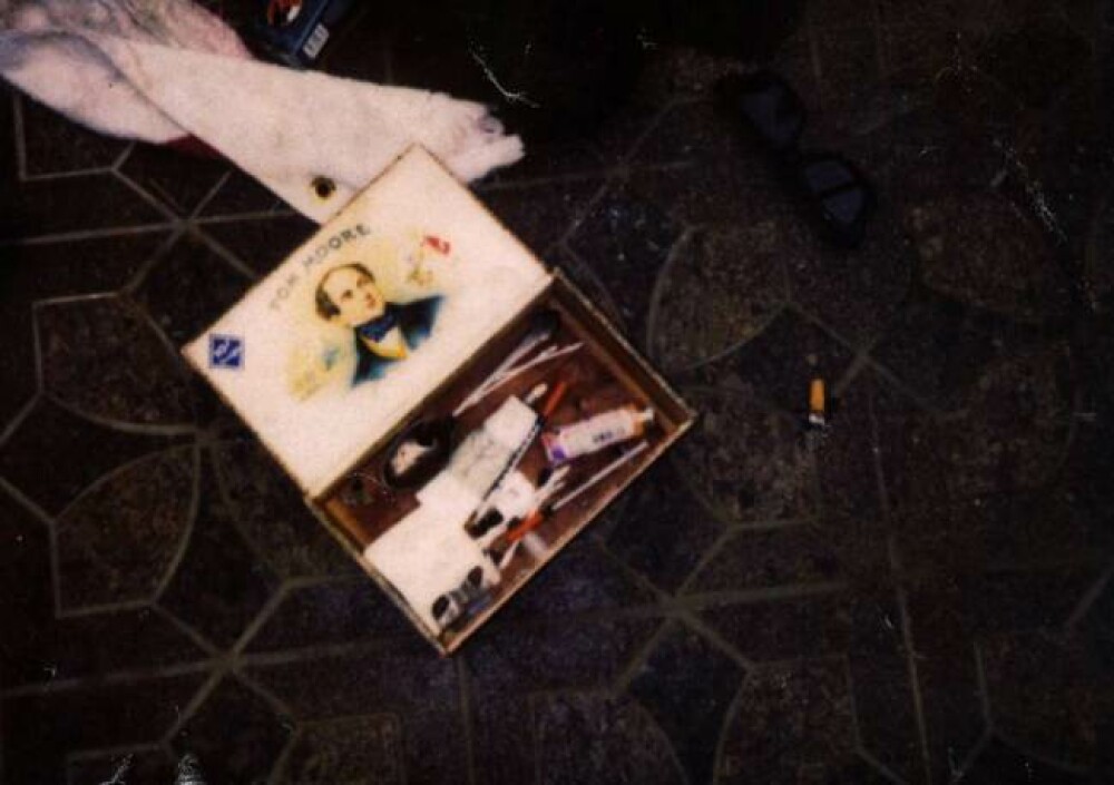 Imagini noi de la locul sinuciderii lui Kurt Cobain. Politia a developat un film la aproape 20 de ani dupa decesul artistului - Imaginea 3