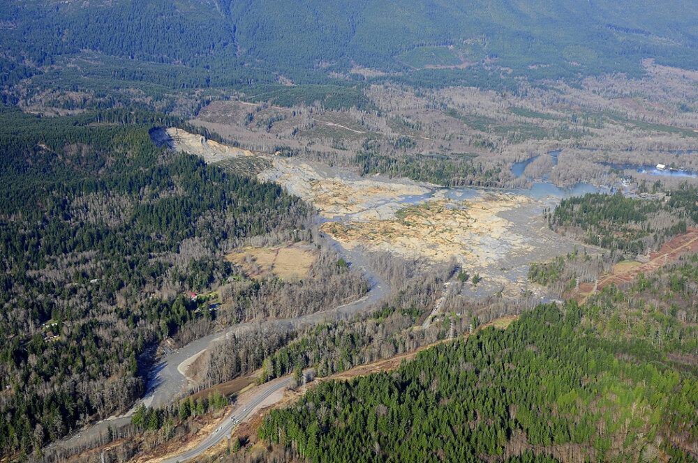 Imaginile dezastrului din statul Washington. Bilantul alunecarii de teren a ajuns la 24 de morti - Imaginea 1