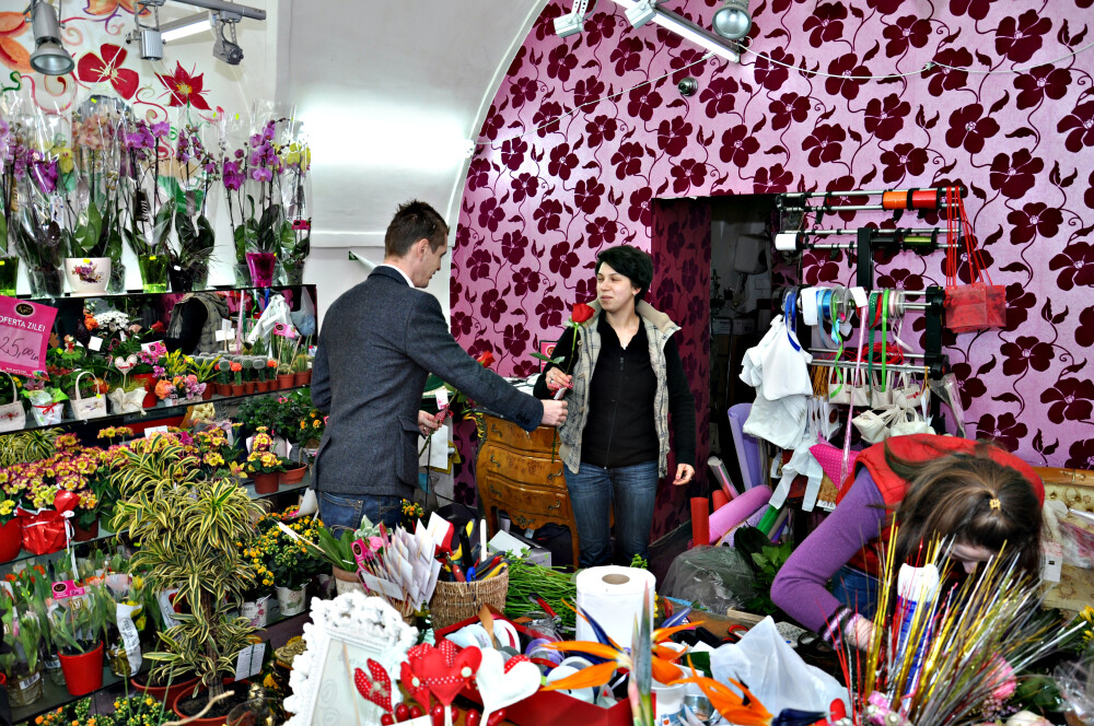 Surpriza de 8 Martie pentru floraresele din Cluj. Au primit flori - Imaginea 1