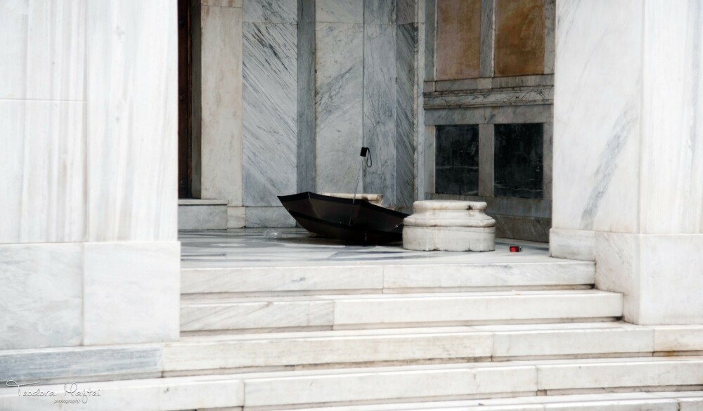 Cum s-a simtit Atena de ziua ei. Grecii, in cautarea unui euro pierdut. FOTO REPORTAJ - Imaginea 50