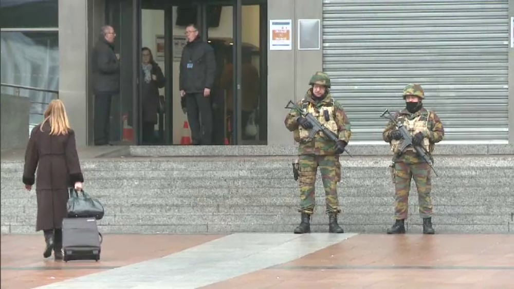 Opt suspecti in cazul atentatului din Bruxelles, vanati in toata Europa. Incidente violente si gesturi naziste in Belgia - Imaginea 1