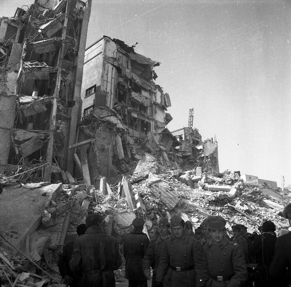 NY Times, despre un cutremur mare în România: ”Cel puțin la fel de multe victime ca în 1977” - Imaginea 5