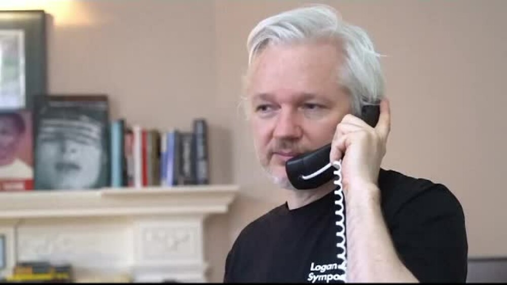 Julian Assange, condamnat la închisoare în Marea Britanie. Reacţia susţinătorilor săi - Imaginea 9