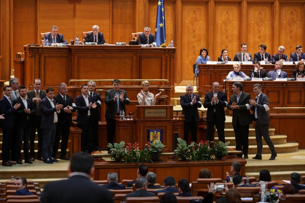Dăncilă, în Parlament: ”Au apărut multe manipulări şi românii au dreptul să ştie adevărul” - Imaginea 5