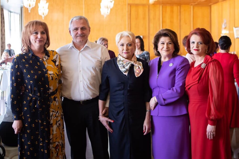 Imagini de la petrecerea de 8 martie a femeilor din PSD. Cum au apărut Dragnea și Irina - Imaginea 10