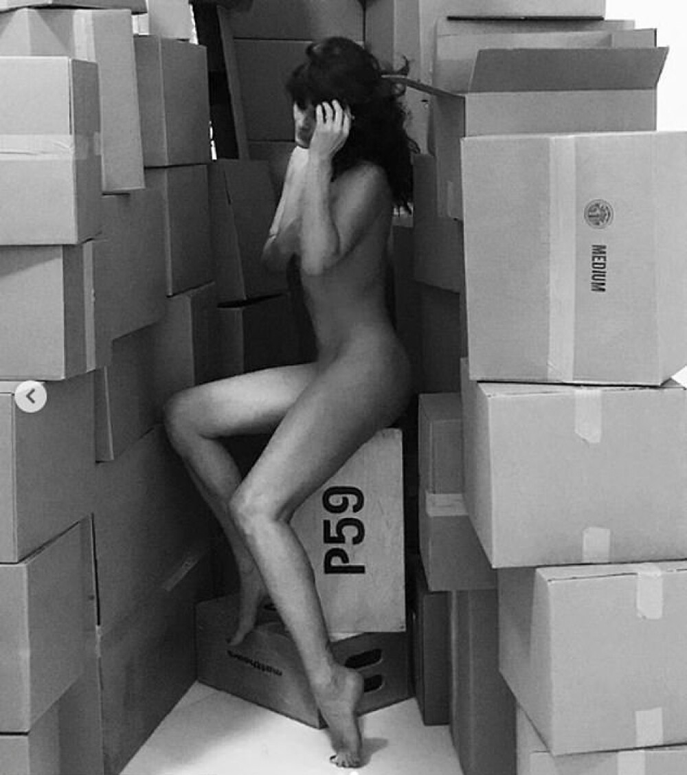 Helena Christensen a pozat goală la 50 de ani. GALERIE FOTO - Imaginea 2