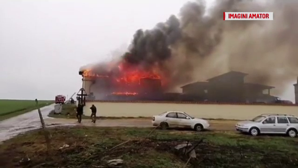 Incendiu puternic la o mănăstire. Călugării au ieșit în siguranță - Imaginea 1