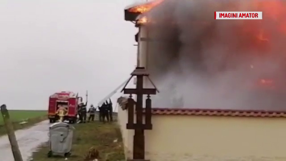 Incendiu puternic la o mănăstire. Călugării au ieșit în siguranță - Imaginea 2