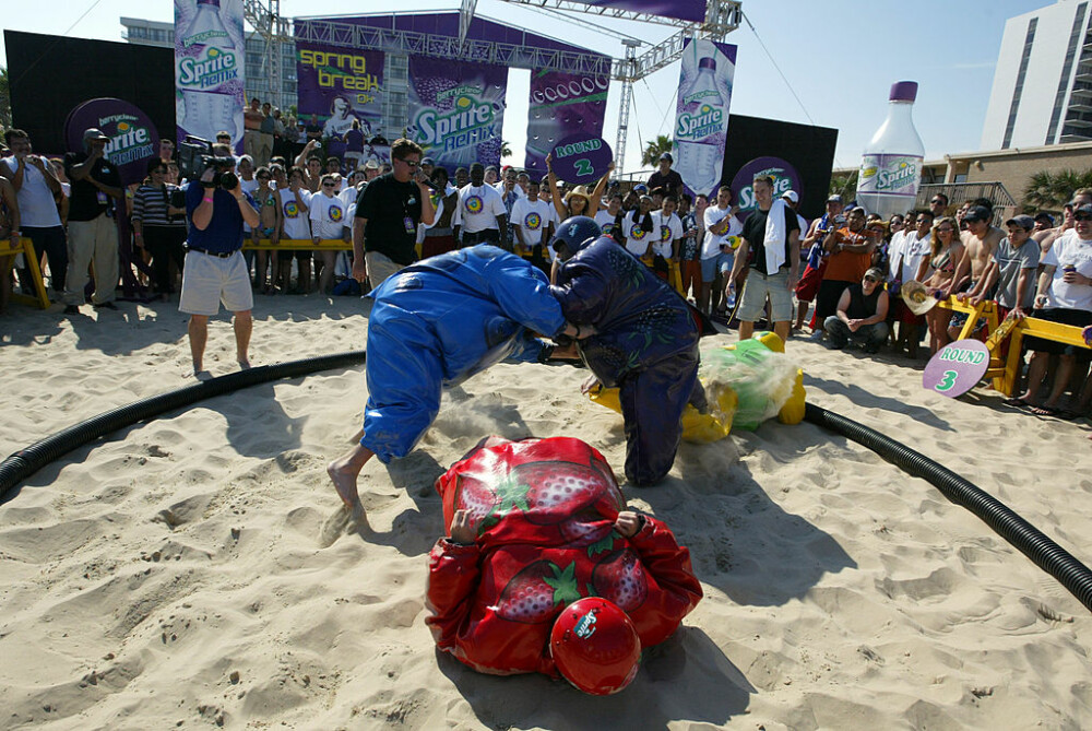 Alcool, droguri și dormit pe plajă. Cum petrec studenții americani în vacanță. FOTO - Imaginea 9