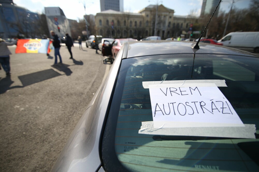 Mii de bucureșteni s-au alăturat mișcării #șîeu. ”Barbu Văcărescu”, blocat. GALERIE FOTO - Imaginea 5