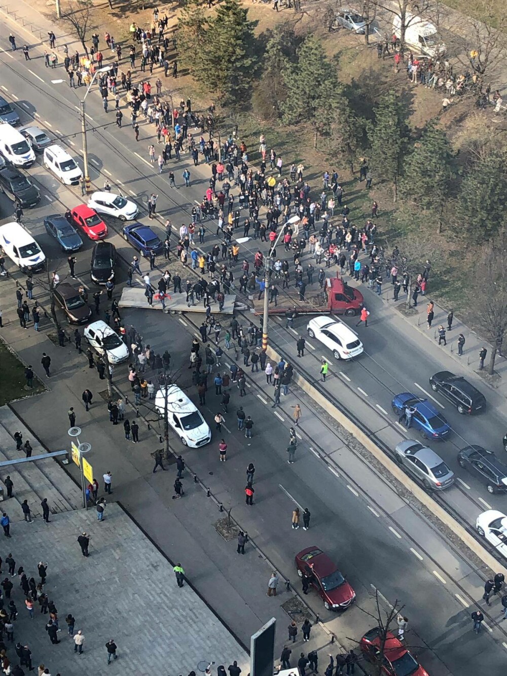 Mii de bucureșteni s-au alăturat mișcării #șîeu. ”Barbu Văcărescu”, blocat. GALERIE FOTO - Imaginea 6