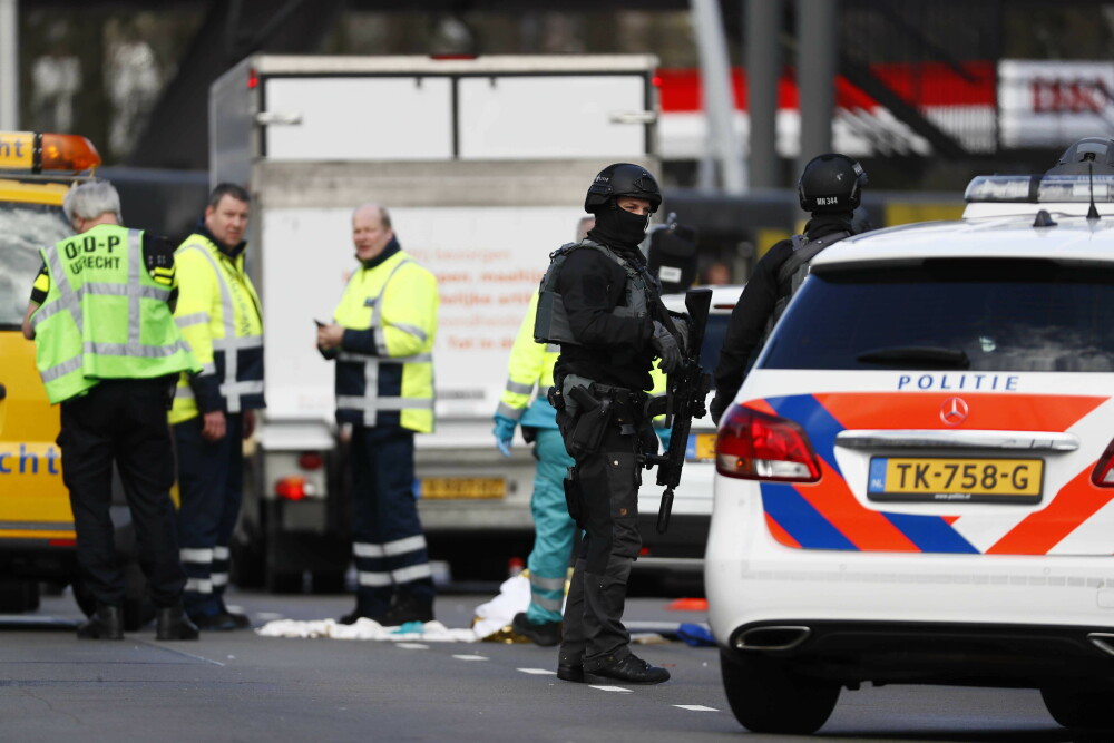 Atac armat în Olanda. Primele mărturii: ”Am dus o femeie plină de sânge în mașina mea” - Imaginea 5