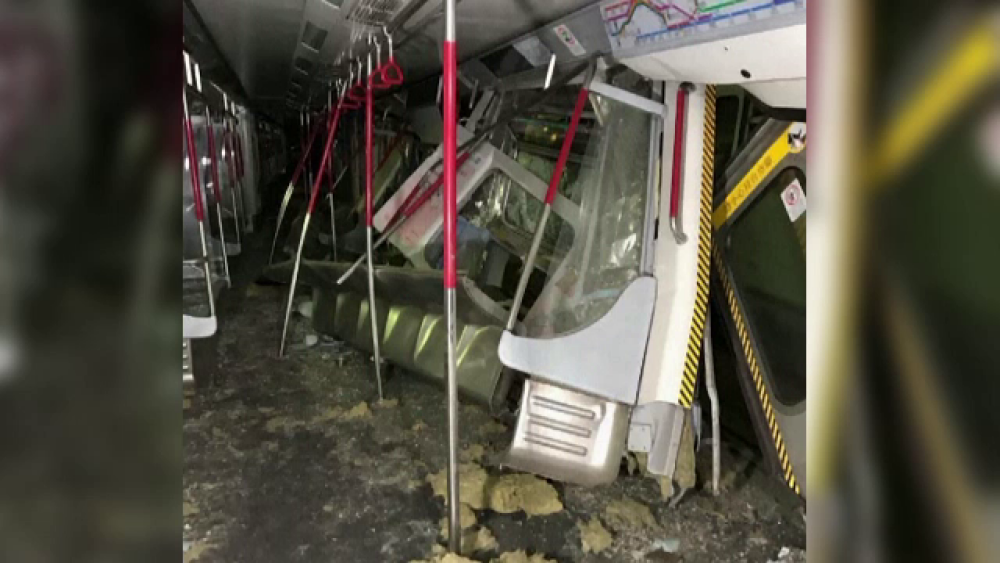 Accident la metroul din Hong Kong. Două trenuri s-au ciocnit violent în timpul unor teste - Imaginea 1