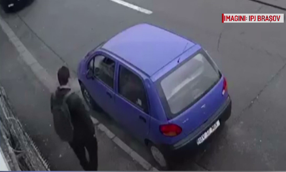 Tânăr filmat în timp ce fură un telefon dintr-o mașină, la Brașov - Imaginea 2