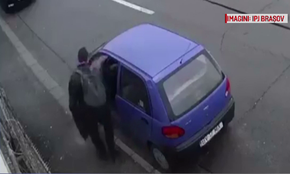 Tânăr filmat în timp ce fură un telefon dintr-o mașină, la Brașov - Imaginea 3