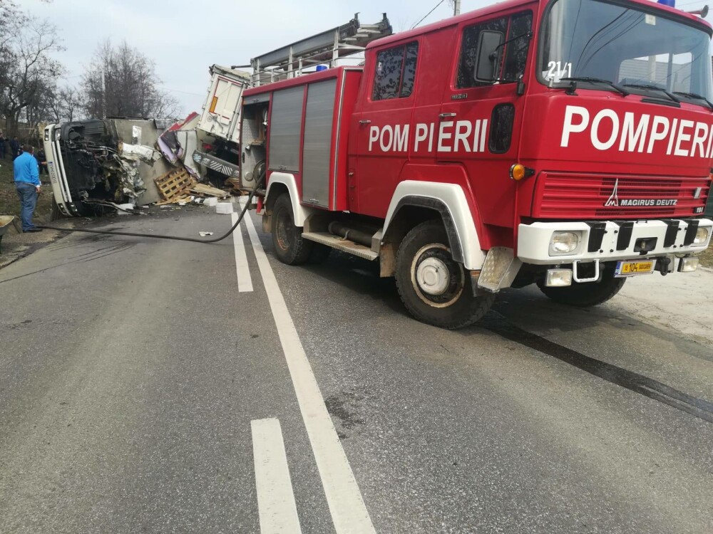 Impact devastator între două TIR-uri și un camion, în Iași. GALERIE FOTO - Imaginea 1