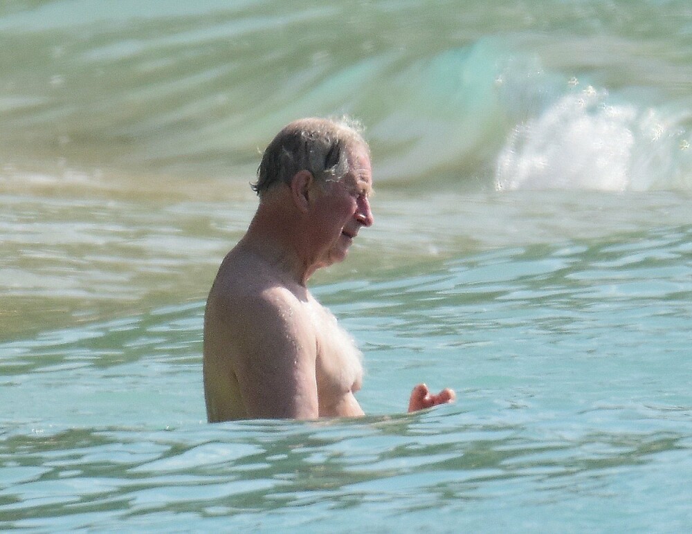 Prințul Charles, apariție neașteptată la plajă, la vârsta de 70 de ani. GALERIE FOTO - Imaginea 11