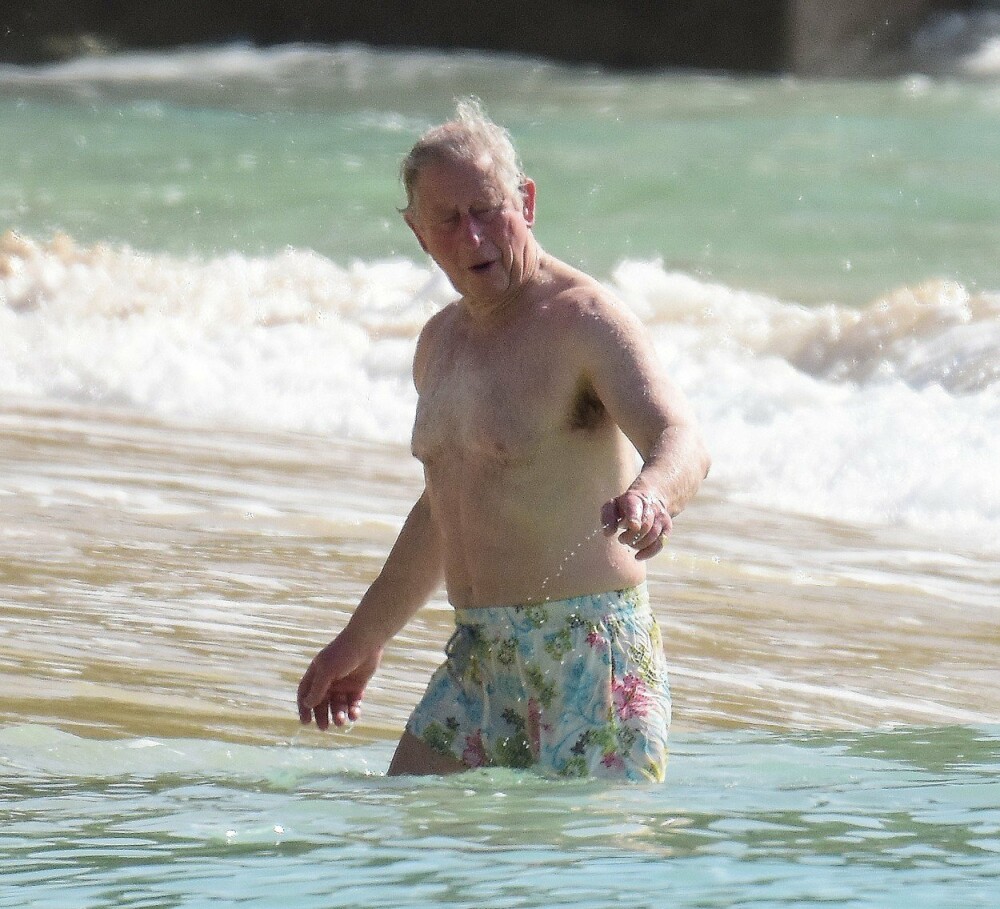 Prințul Charles, apariție neașteptată la plajă, la vârsta de 70 de ani. GALERIE FOTO - Imaginea 6