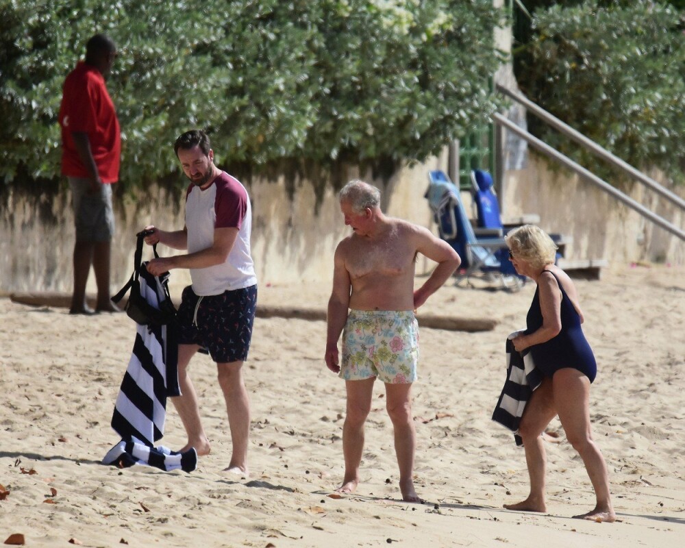 Prințul Charles, apariție neașteptată la plajă, la vârsta de 70 de ani. GALERIE FOTO - Imaginea 2
