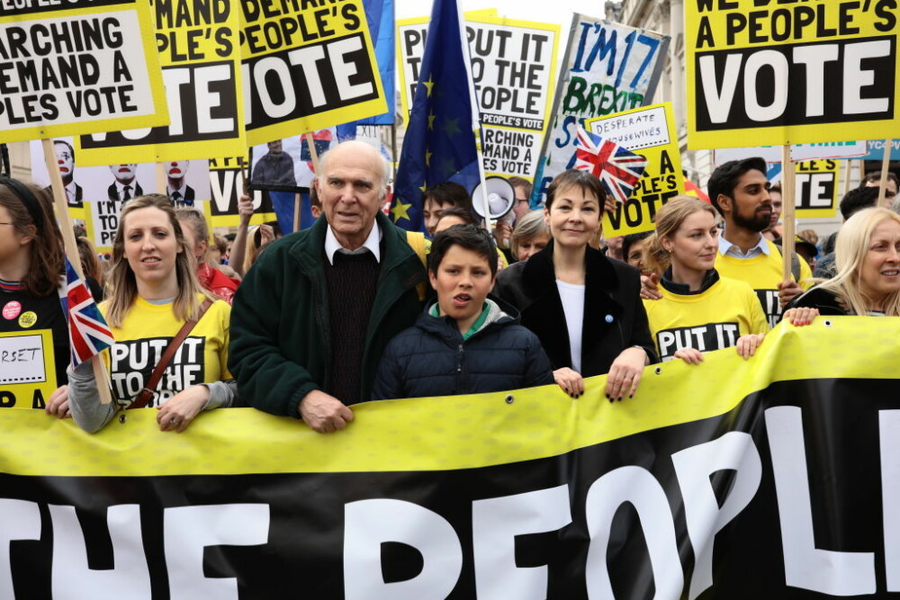 Protest cu un milion de oameni, la Londra. Ei cer un nou referendum pentru Brexit. VIDEO - Imaginea 5