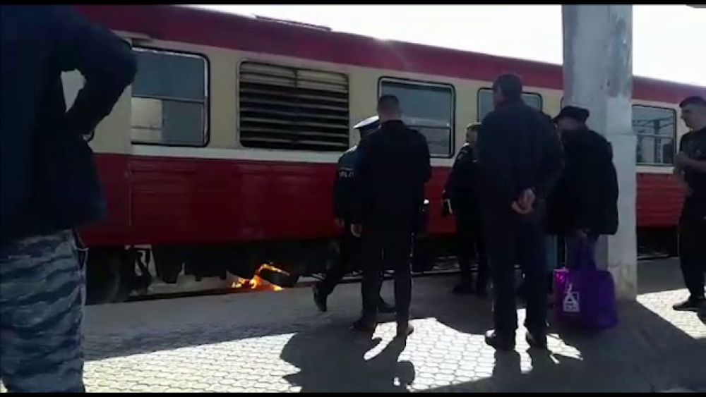 Mărturiile pasagerilor din trenul care a luat foc în gară: „Două minute și explodam toți” - Imaginea 1