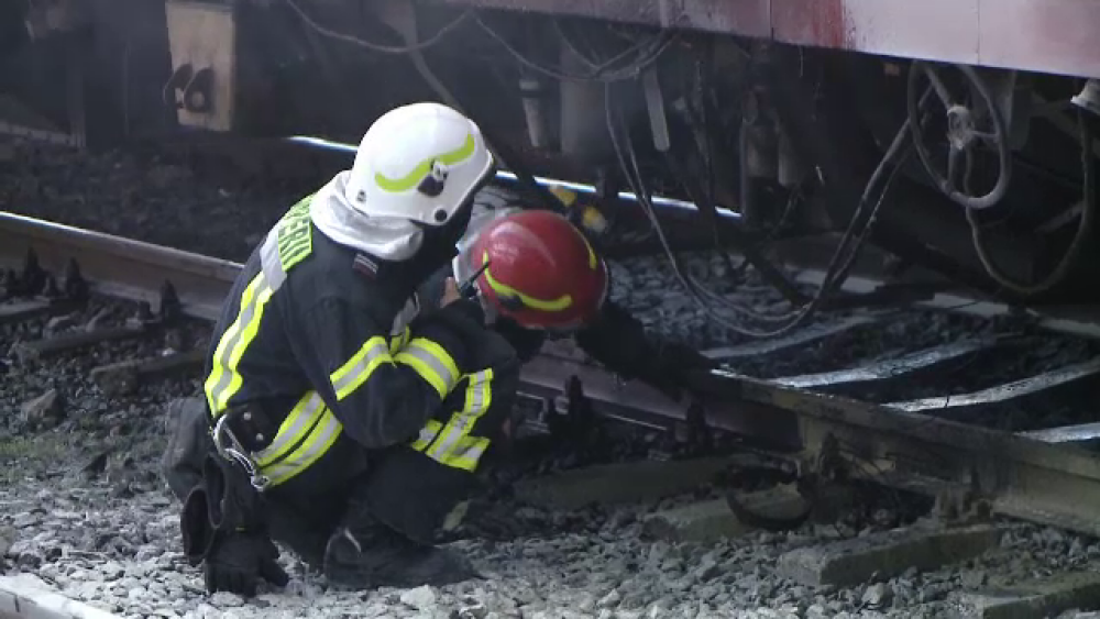 Mărturiile pasagerilor din trenul care a luat foc în gară: „Două minute și explodam toți” - Imaginea 2