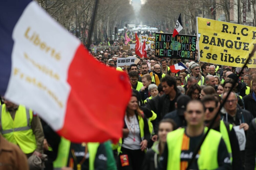 O nouă manifestaţie a „vestelor galbene” în Franţa. O femeie rănită grav și 31 de arestări - Imaginea 8