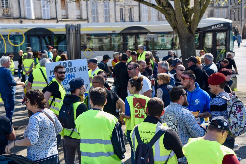 O nouă manifestaţie a „vestelor galbene” în Franţa. O femeie rănită grav și 31 de arestări - Imaginea 7