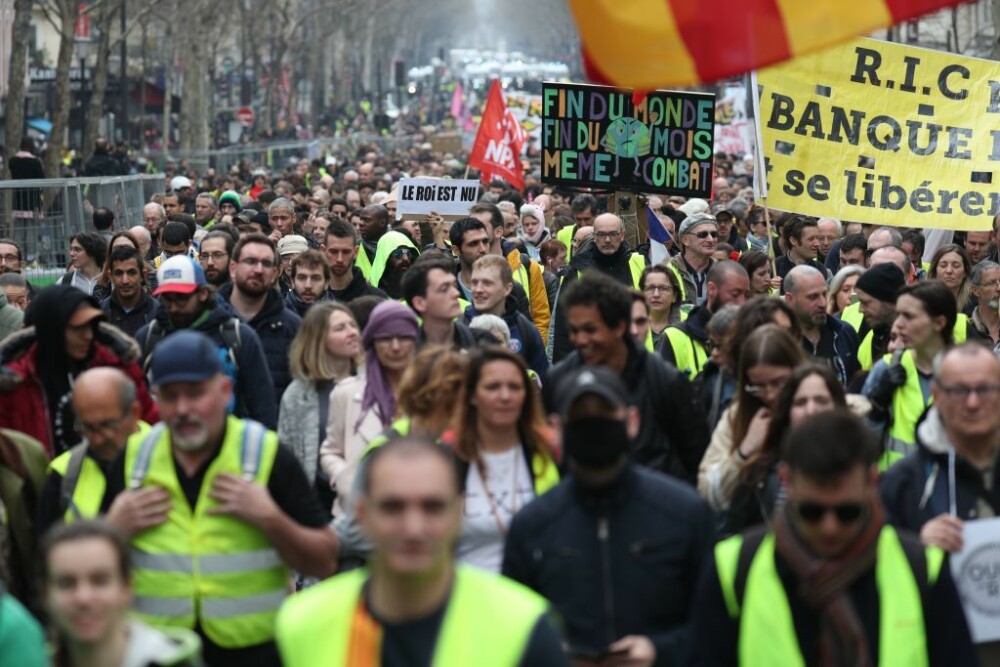 O nouă manifestaţie a „vestelor galbene” în Franţa. O femeie rănită grav și 31 de arestări - Imaginea 3