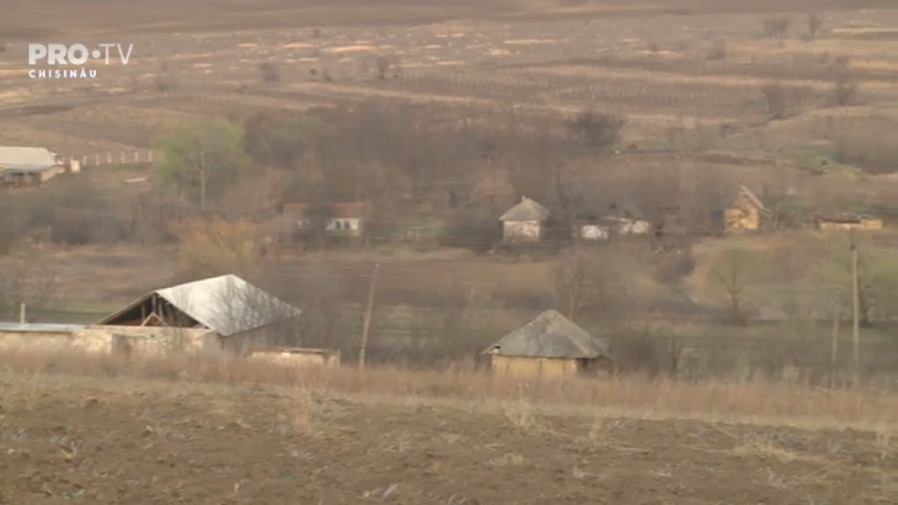 Satul din Moldova unde a mai rămas doar o pisică. Ultimii localnici s-au ucis între ei - Imaginea 10