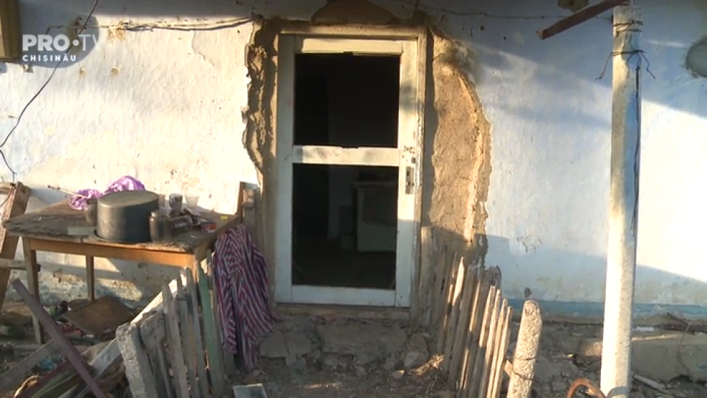 Satul din Moldova unde a mai rămas doar o pisică. Ultimii localnici s-au ucis între ei - Imaginea 12