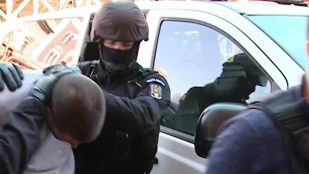 Momentul în care polițiștii din Cluj l-au prins pe criminalul britanic. Era căutat de 4 ani - Imaginea 3